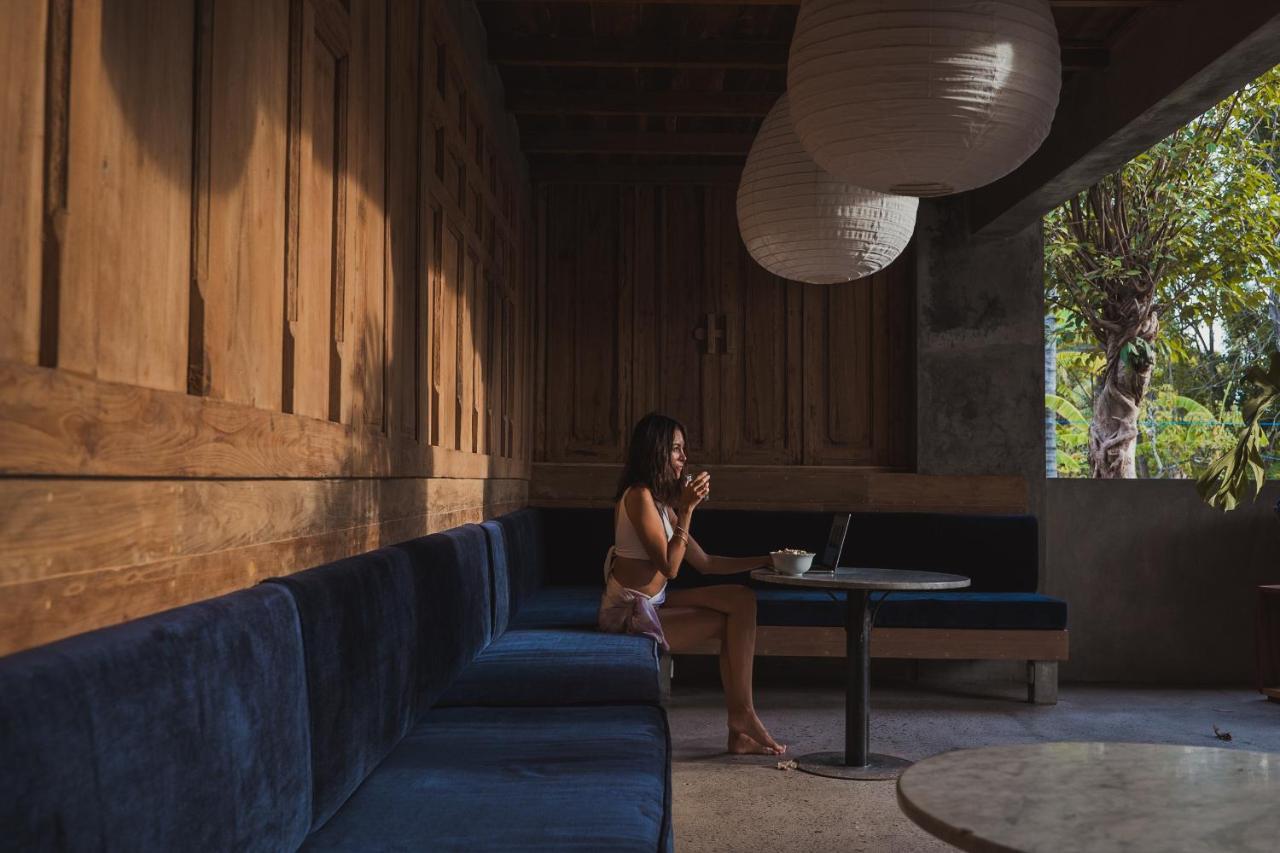 Mangroove Bay Boutique Hostel Banyuwedang Extérieur photo