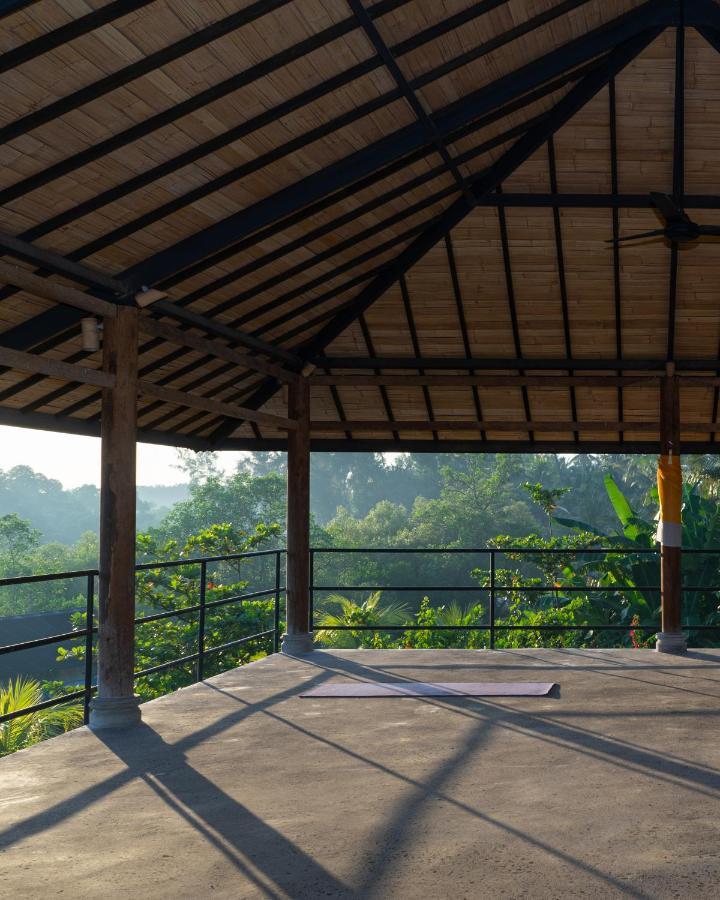 Mangroove Bay Boutique Hostel Banyuwedang Extérieur photo
