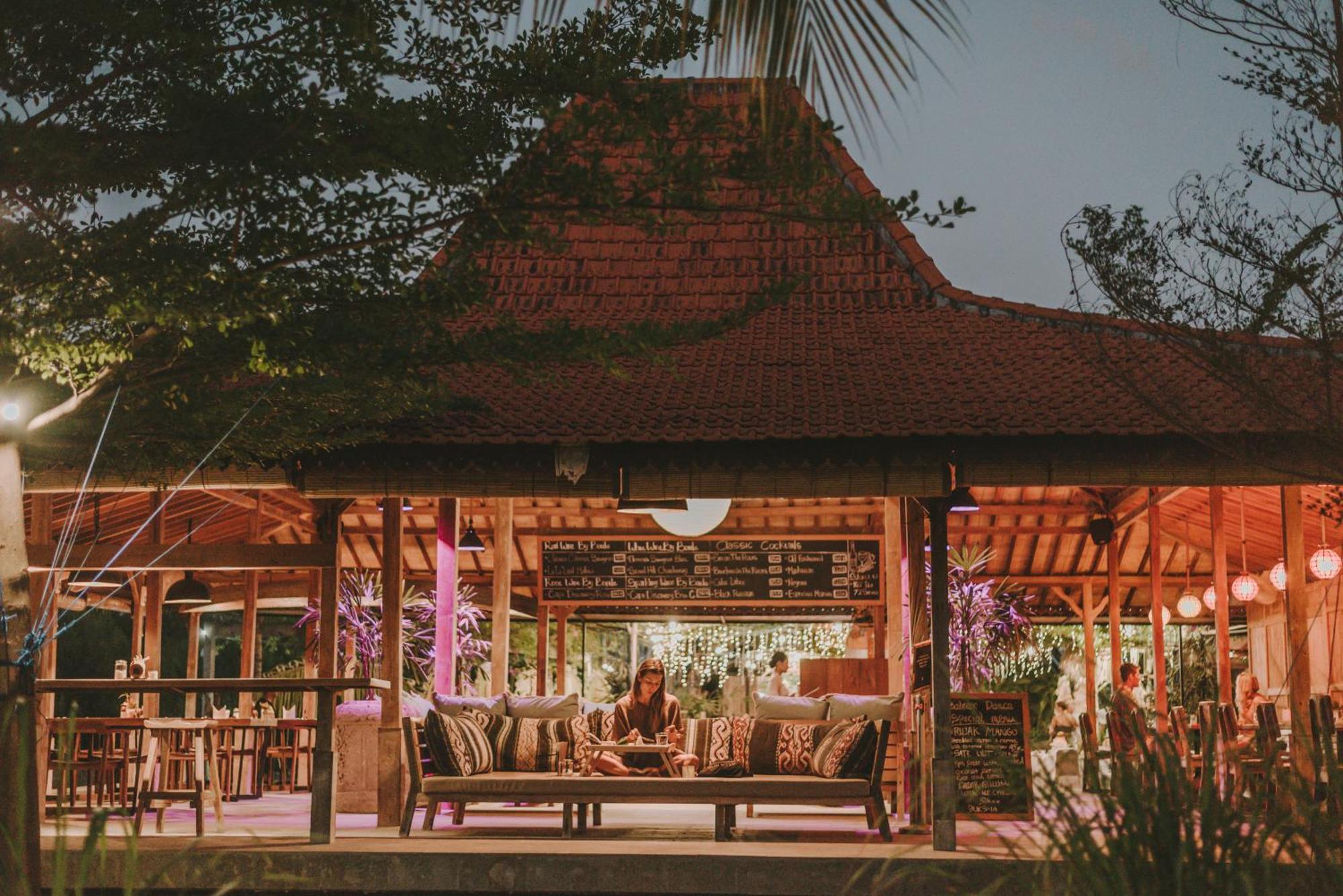Mangroove Bay Boutique Hostel Banyuwedang Extérieur photo