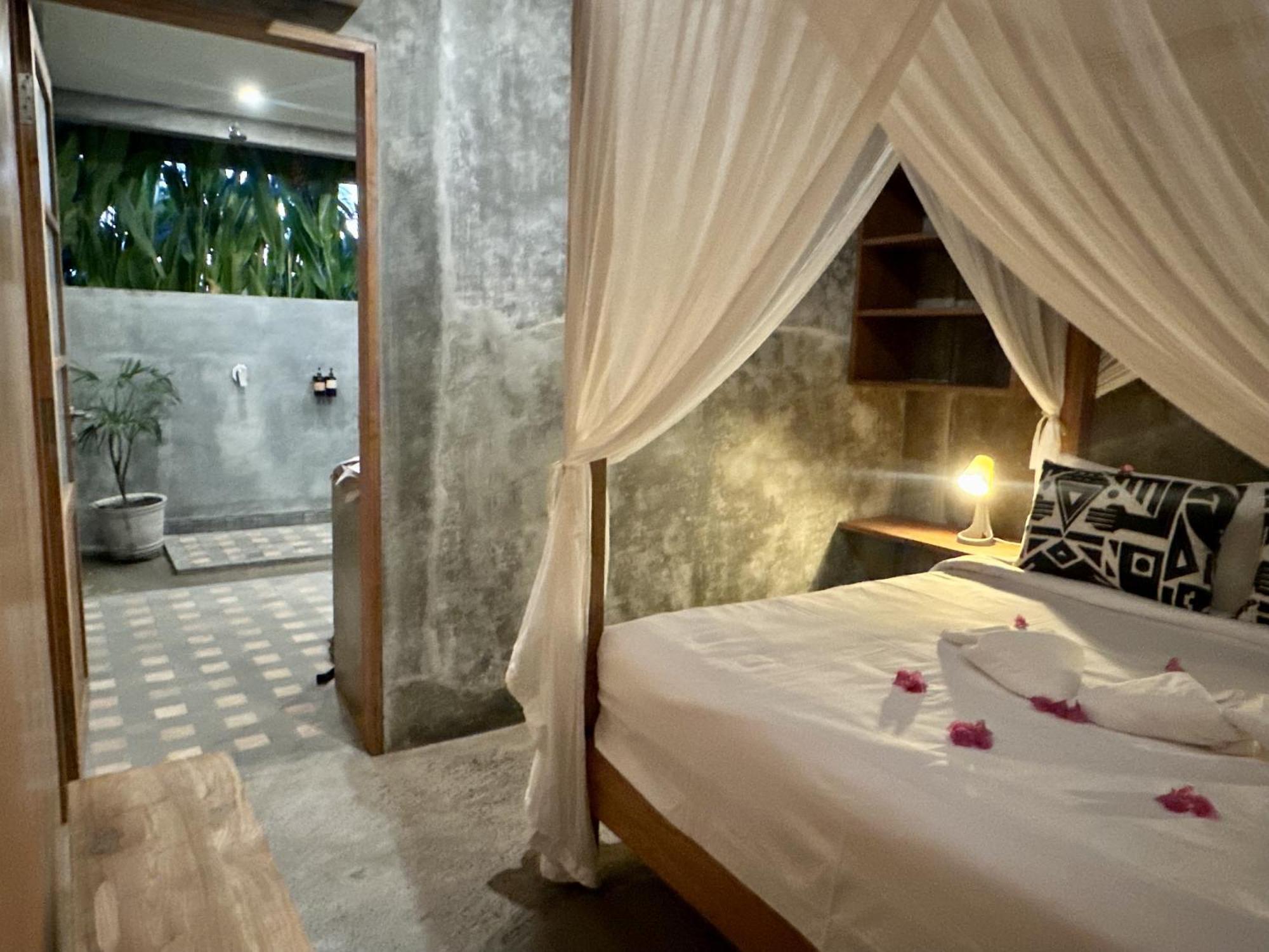 Mangroove Bay Boutique Hostel Banyuwedang Extérieur photo