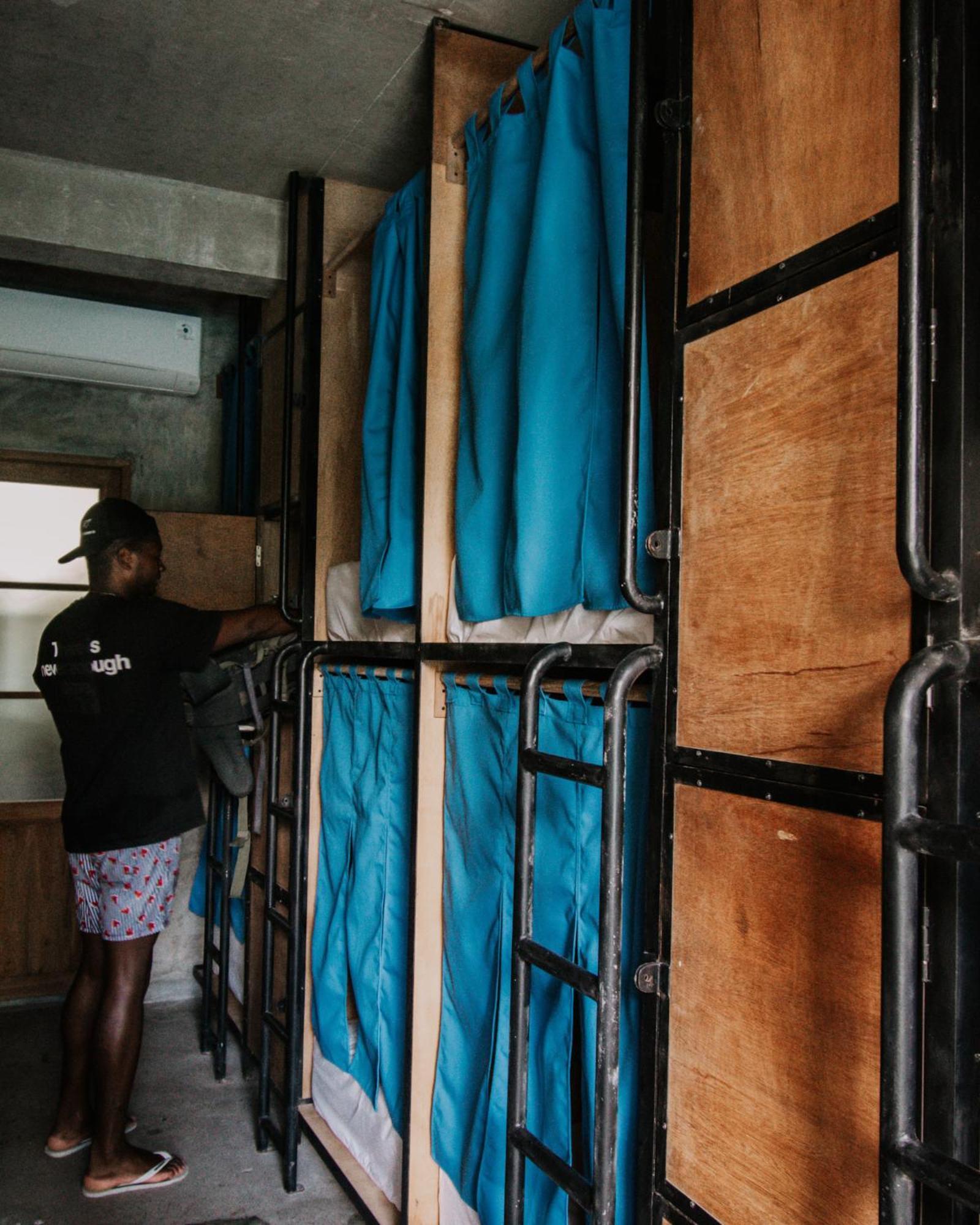Mangroove Bay Boutique Hostel Banyuwedang Chambre photo