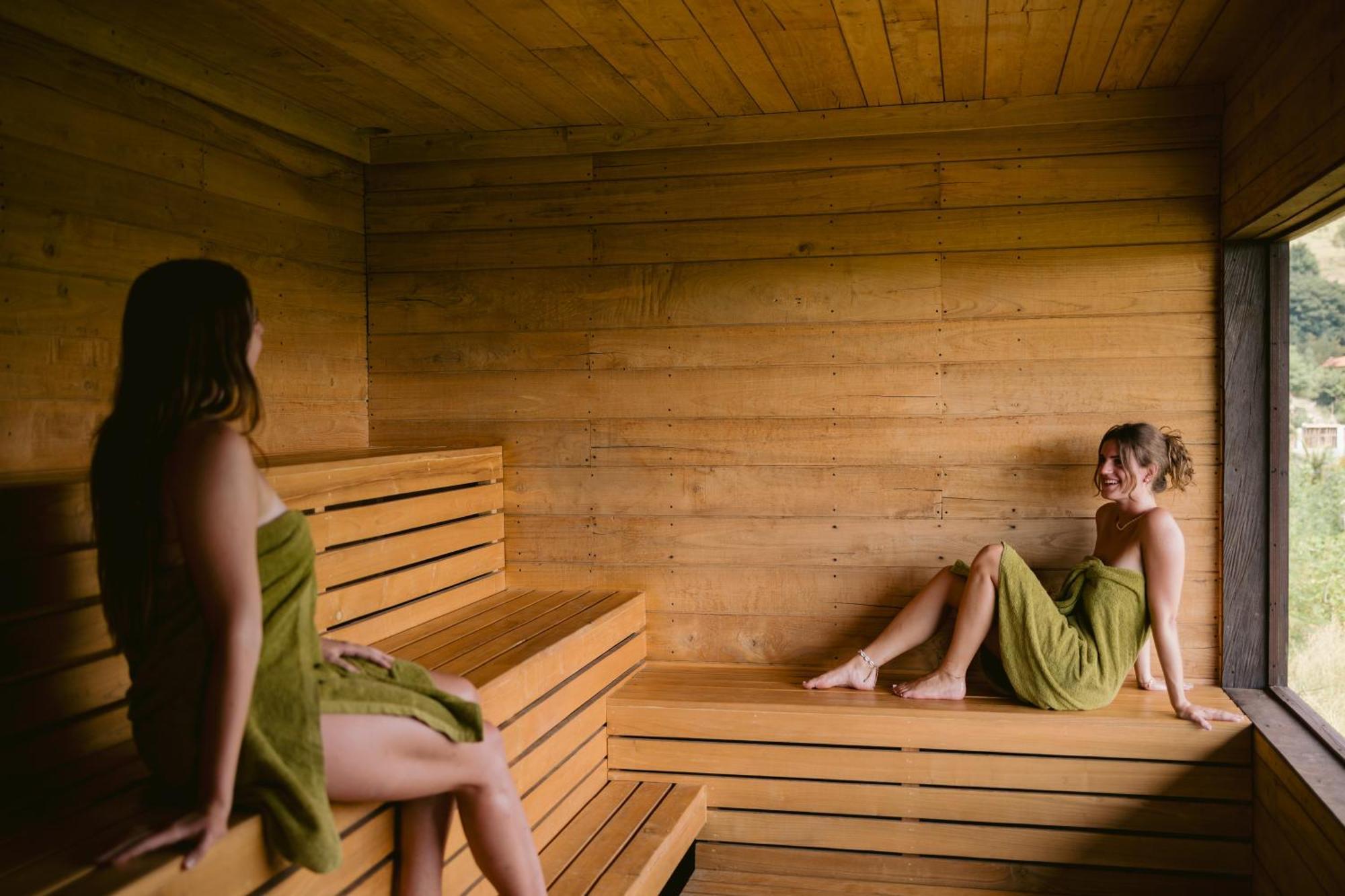 Mangroove Bay Boutique Hostel Banyuwedang Extérieur photo